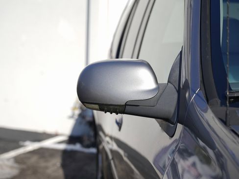 Used 2009 GMC Envoy Denali w/ Sun And 6-Disc Cd Package image 9