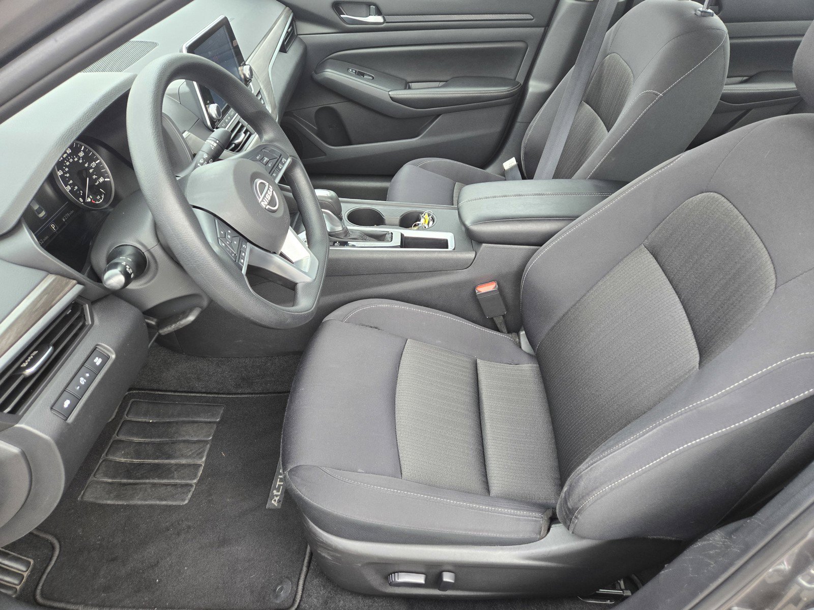Certified 2025 Nissan Altima 2.5 SV FWD image 12