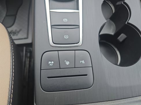 Used 2021 Ford Escape Titanium image 27