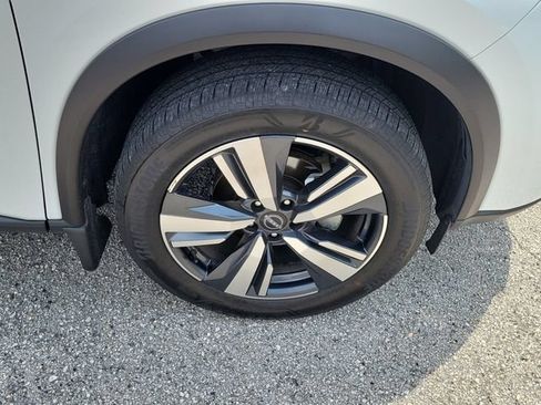 Certified 2025 Nissan Rogue SL w/ SL Premium Package FWD image 7