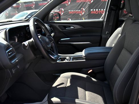 Used 2024 Chevrolet Traverse LT FWD image 18