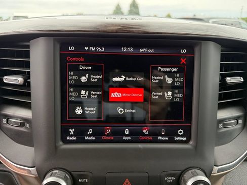 Used 2020 RAM 1500 Laramie AWD/4WD image 33
