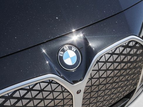 New 2026 BMW i4 eDrive40 w/ Parking Assistance Package image 17