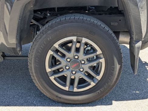 Used 2025 Toyota Tacoma TRD Sport w/ TRD Sport Upgrade Package image 24