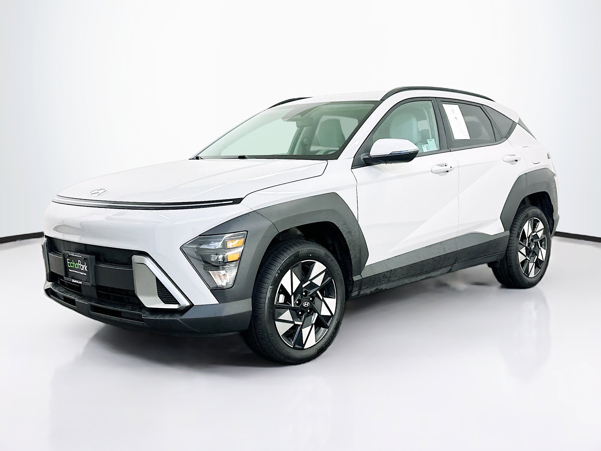 Used 2025 Hyundai Kona SEL AWD/4WD image 3