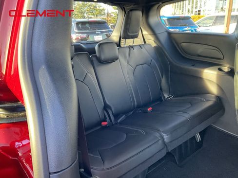 New 2026 Chrysler Pacifica Select image 29
