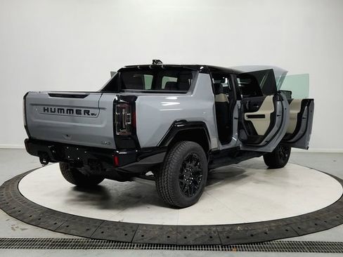 New 2026 GMC Hummer EV 4x4 Crew Cab w/ LPO, Dark Essentials Package image 15