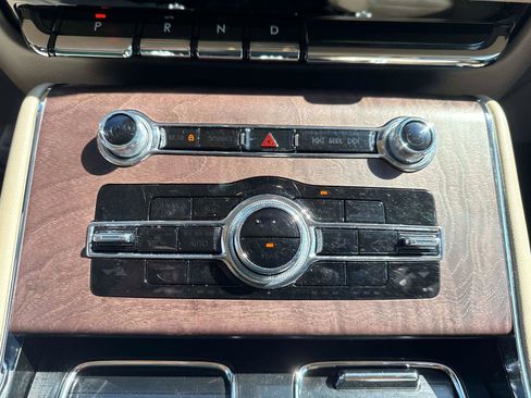 Used 2022 Lincoln Aviator Reserve w/ Equipment Group 201A image 26