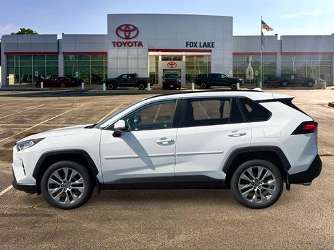 Used 2020 Toyota RAV4 XLE Premium AWD/4WD image 2
