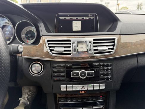 Used 2014 Mercedes-Benz E 350 4MATIC Sedan image 34