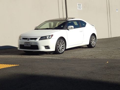 Used 2013 Scion tC image 7