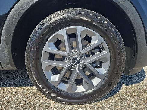 Used 2023 Kia Telluride LX FWD image 30