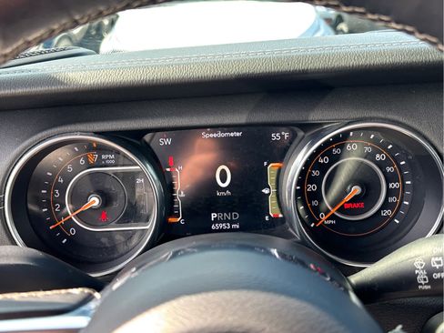 Used 2018 Jeep Wrangler Unlimited Sahara image 22