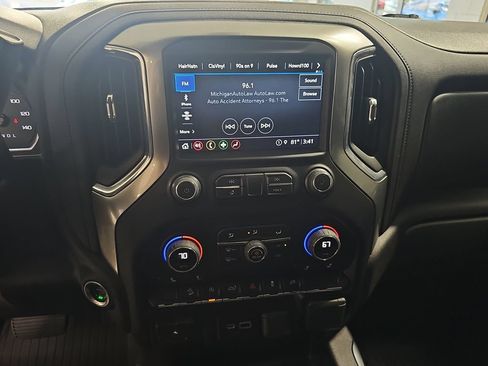 Used 2022 Chevrolet Silverado 1500 RST AWD/4WD image 25
