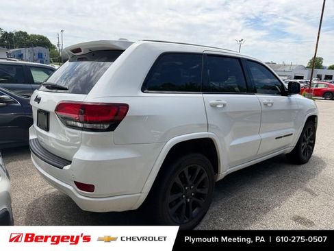 Used 2019 Jeep Grand Cherokee Altitude AWD/4WD image 2