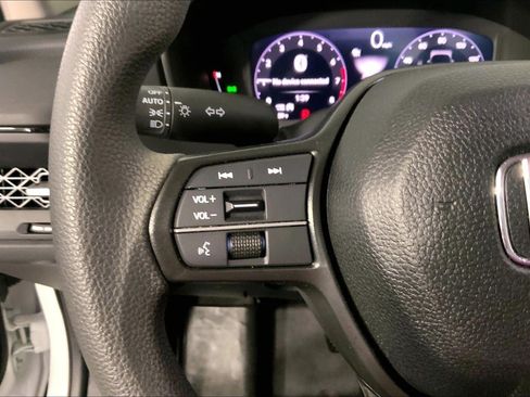 Used 2025 Honda Accord SE image 18