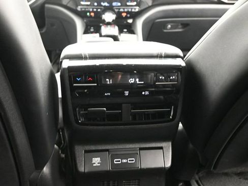 Used 2023 Acura MDX SH-AWD w/ Technology Package image 18