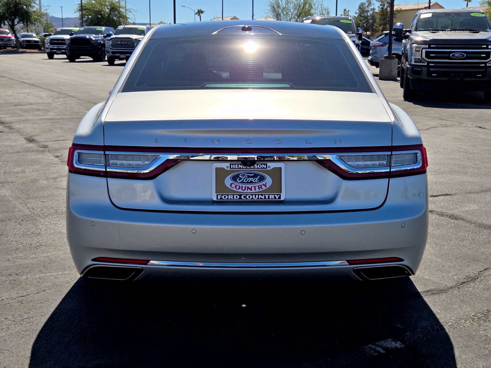 Used 2017 Lincoln Continental Select FWD image 5