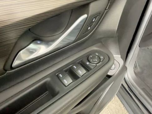 Used 2023 GMC Terrain SLE w/ Driver Convenience Package AWD/4WD image 17