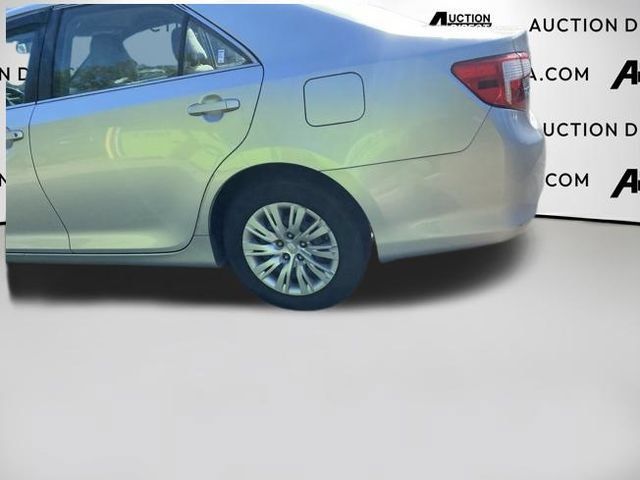 Used 2012 Toyota Camry FWD image 12
