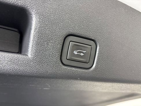 Used 2025 Buick Enclave Preferred image 43