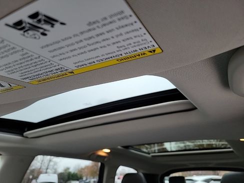 Used 2020 Nissan Pathfinder SL image 48