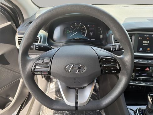 Used 2018 Hyundai Ioniq Blue FWD image 26