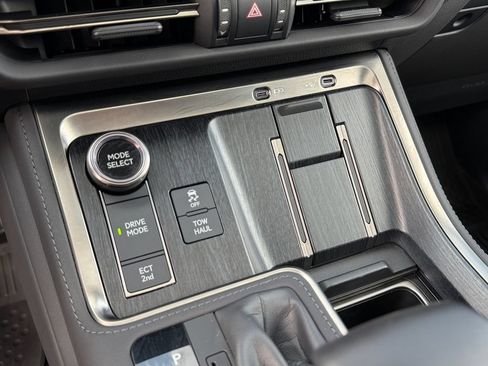 Used 2024 Lexus GX 550 w/ Accessory Package (Z1) AWD/4WD image 21