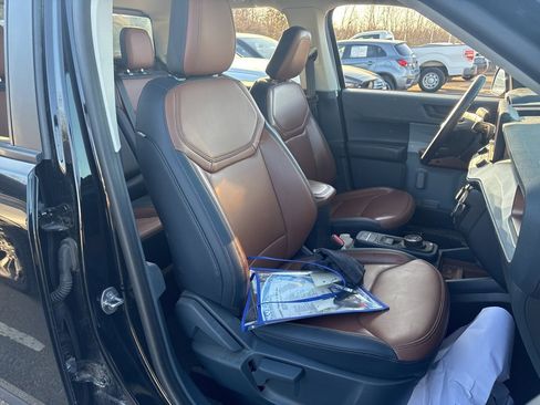 Used 2024 Ford Maverick Lariat image 11