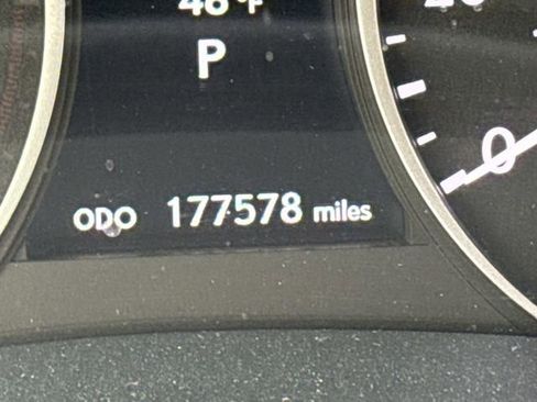 Used 2013 Lexus ES 300h w/ Luxury Pkg image 29