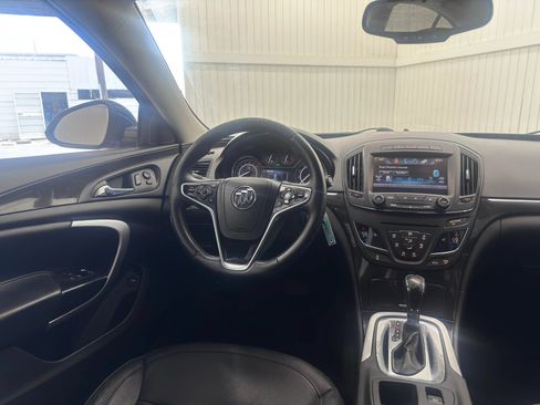 Used 2017 Buick Regal Sport Touring FWD image 15