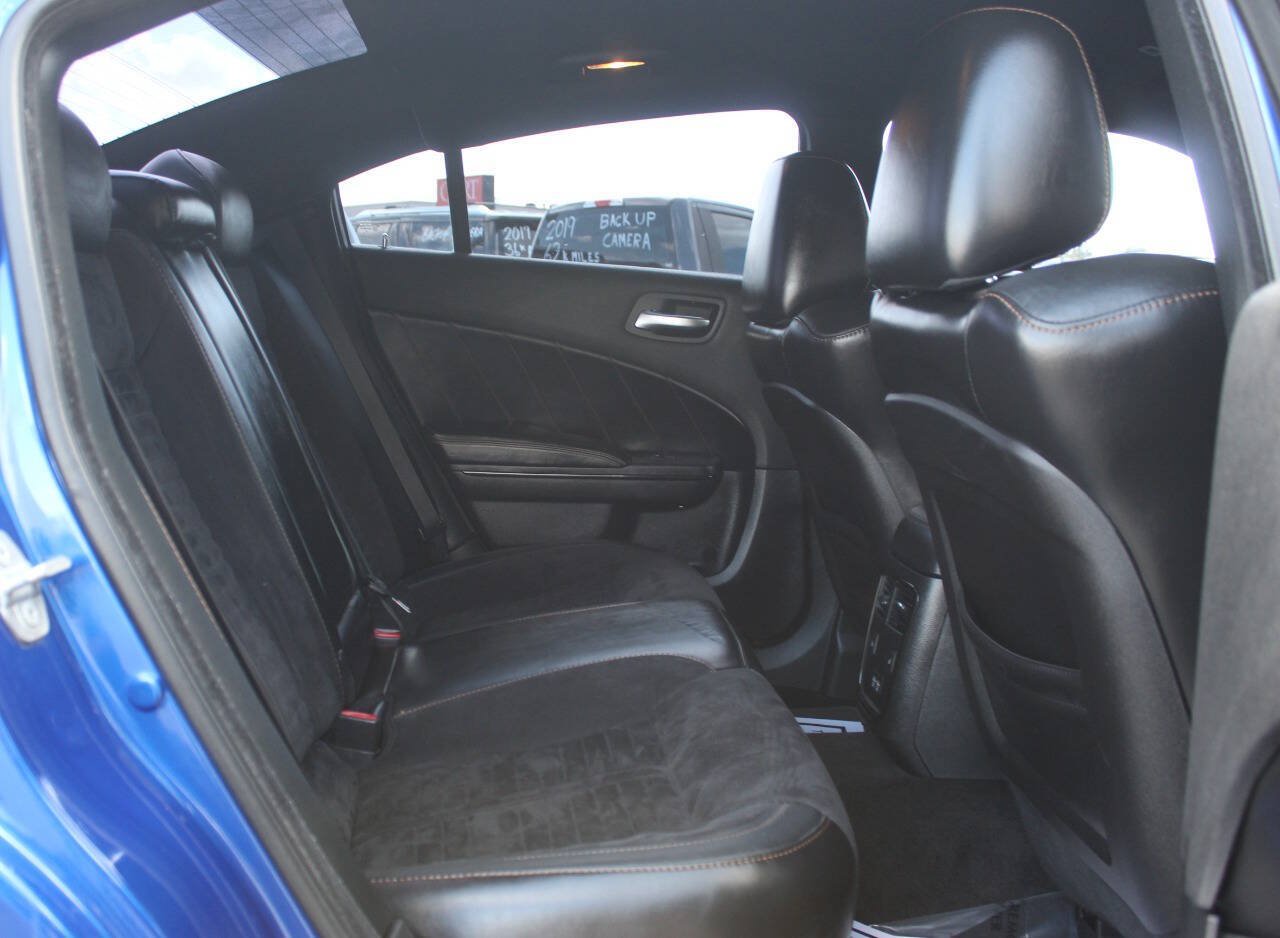 Used 2018 Dodge Charger R/T RWD image 11