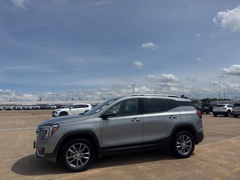 Used 2024 GMC Terrain SLT w/ Infotainment Package II AWD/4WD image 11