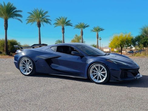 Used 2025 Chevrolet Corvette Z06 w/ Z07 Performance Package image 5