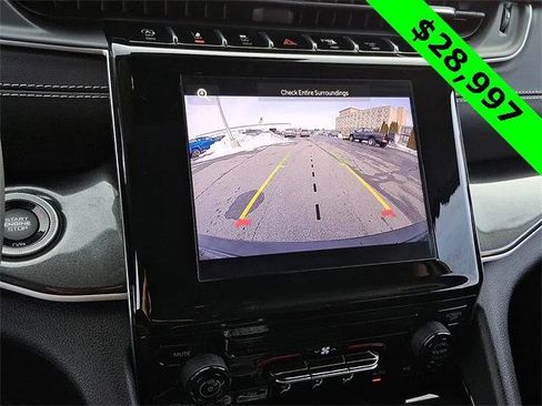 Certified 2023 Jeep Grand Cherokee Laredo image 18