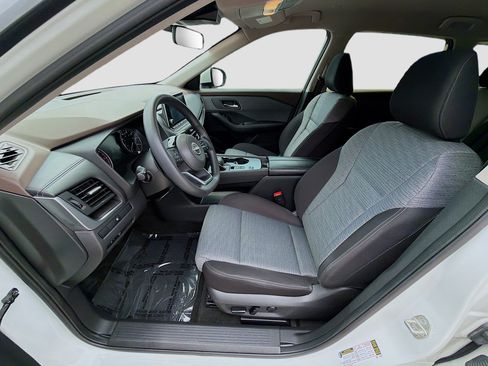 Used 2023 Nissan Rogue SV FWD image 16