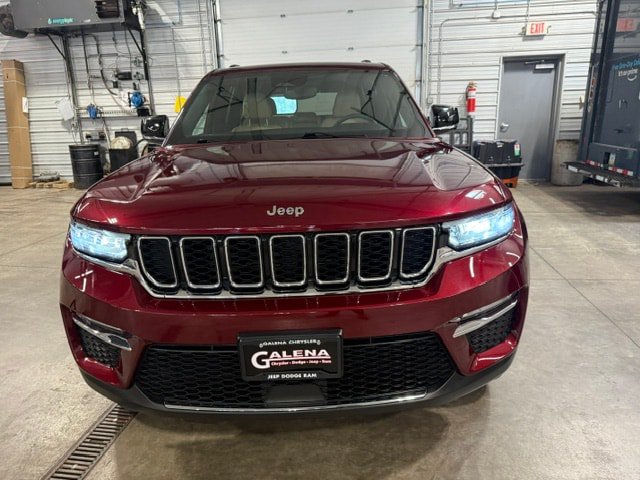 Used 2023 Jeep Grand Cherokee Limited AWD/4WD image 40