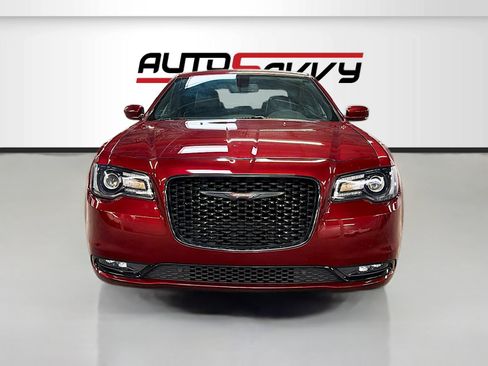 Used 2022 Chrysler 300 S RWD image 2