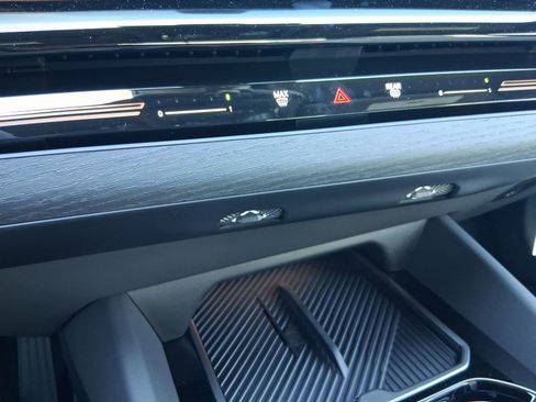 Used 2026 BMW 530i w/ Premium Package image 26