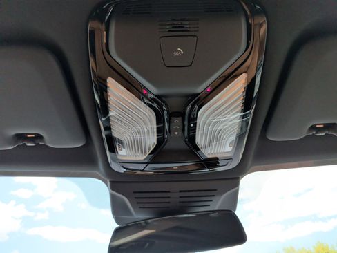 Certified 2025 BMW X5 xDrive50e w/ M Sport Package image 33