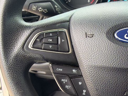 Used 2019 Ford Escape SE FWD image 17