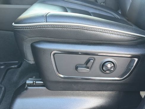 Used 2023 RAM 1500 Limited w/ Body Color Bumper Group AWD/4WD image 13