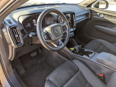 Certified 2023 Volvo XC40 Recharge Ultimate image 8