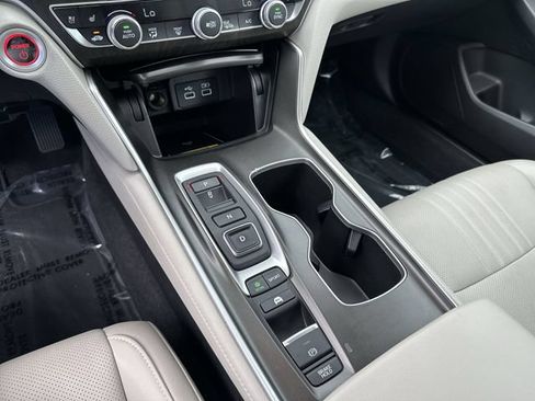 Used 2022 Honda Accord Touring image 21
