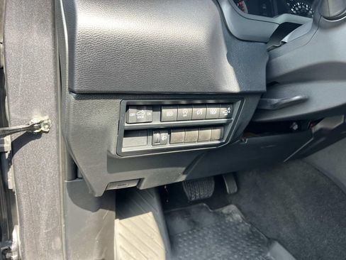 Used 2023 Toyota Tundra SR5 w/ SR5 Convenience Package AWD/4WD image 33