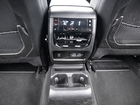 Used 2023 Jeep Grand Cherokee L Limited AWD/4WD image 40