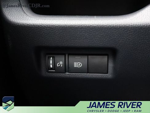 Used 2024 Toyota RAV4 XLE FWD image 30