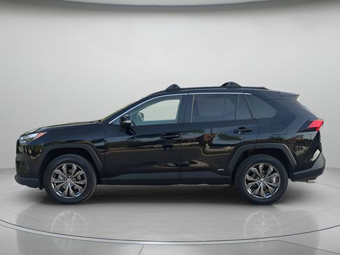 Used 2023 Toyota RAV4 XLE Premium AWD/4WD image 43