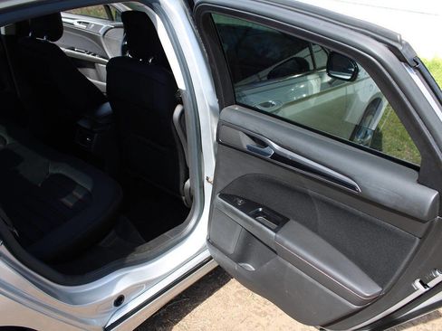 Used 2013 Ford Fusion SE image 31