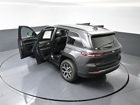 New 2025 Jeep Grand Cherokee Limited w/ Luxury Tech Group II image 57